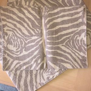 Like New - (6) Placemats with design - tan/beige